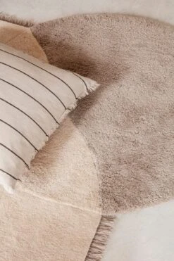 Ferm LIVING Getufteter View Teppich, Beige 10 Ferm LIVING Getufteter View Teppich, Beige -Geschäft Für Wohndekoration 09 0895