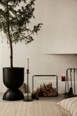 Ferm LIVING Hourglass Pflanztopf, L, Schwarz -Geschäft Für Wohndekoration 27 12357