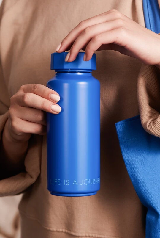 Design Letters Special Edition Thermosflasche, Kobaltblau 2 Design Letters Special Edition Thermosflasche, Kobaltblau – Bild 2
