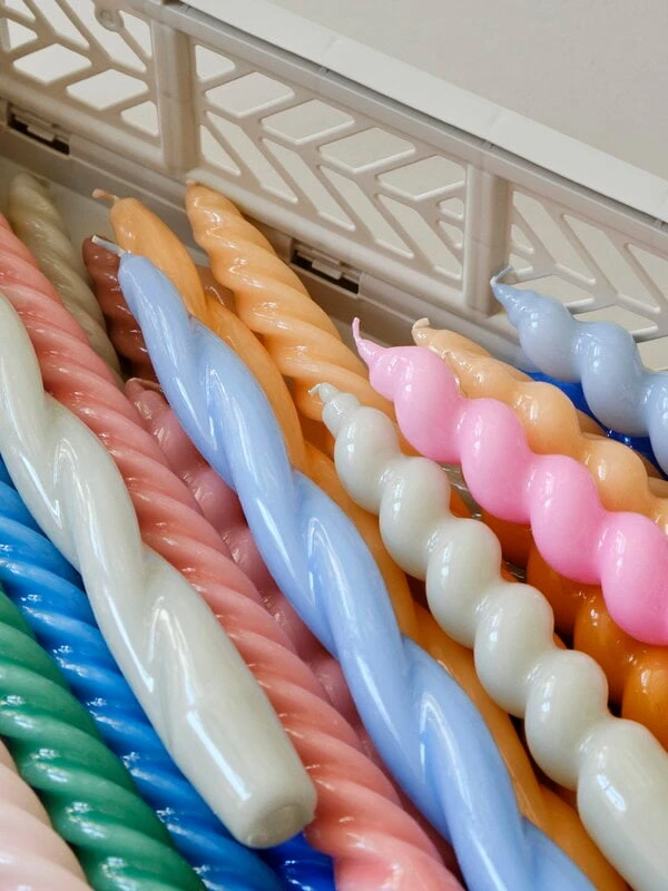 Hay Long Twist Kerzen, 6 Stück, Dunkler Pfirsich, Dunkelrosa, Hellro 2 Hay Long Twist Kerzen, 6 Stück, Dunkler Pfirsich, Dunkelrosa, Hellro – Bild 2