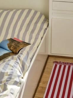 Hay Été Bettdeckenbezug, Hellblau -Geschäft Für Wohndekoration Ete Bedlinen Set light blue Stripes and Stripes raspberry ripple