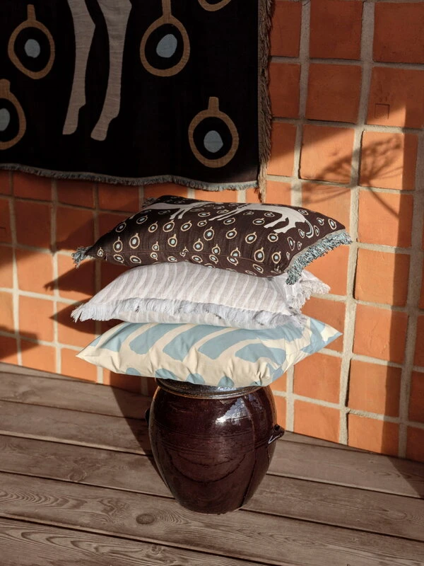 Marimekko Musta Tamma Kissenbezug, 40 X 60 Cm, Braun – Blau 2 Marimekko Musta Tamma Kissenbezug, 40 X 60 Cm, Braun – Blau – Bild 2