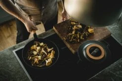 Fiskars Gusseisen-Bratpfanne Norden, 26 Cm -Geschäft Für Wohndekoration Fiskars Cooking Action Norden Frying pan 28cm frying mushrooms 1026571