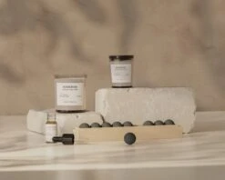 Frama Duftkerze Komorebi, 170 g -Geschäft Für Wohndekoration Frama Komorebi Home Fragrance Context 1