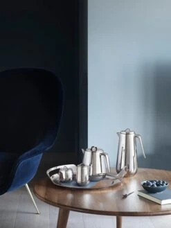 Georg Jensen Helix Thermoskanne, 1 L 7 Georg Jensen Helix Thermoskanne, 1 L -Geschäft Für Wohndekoration GJ AW19 HOME HELIX 4