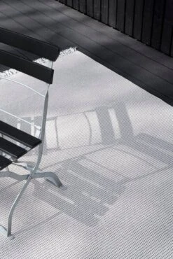 Grain In-Out Teppich, Grau Melange/Sandweiß -Geschäft Für Wohndekoration Grain 15520205 melange grey light sand ends with fringes woodnotes 1