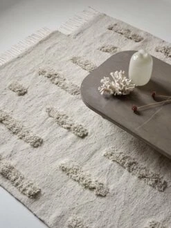 Laine Webteppich, Cremeweiß -Geschäft Für Wohndekoration Laine high white woven closeup