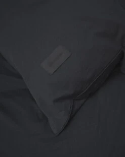 Nude Jersey Kopfkissenbezug, Verwaschenes Schwarz -Geschäft Für Wohndekoration MAGNIBERG NUDE WASHED JERSEY BLACK 026