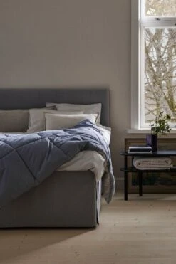 Moona Bettüberwurf Für Doppelbett,260 X 260 cm, Nebelblau - Damp -Geschäft Für Wohndekoration Matri Basic Quilted Moona fog blue Front 0256 lr