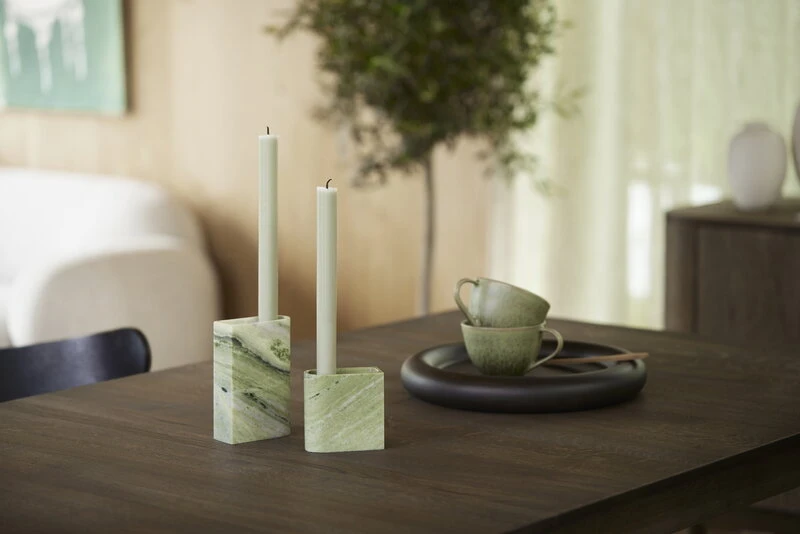 Northern Monolith Kerzenhalter, Medium, Marmormischung, Grün 5 Northern Monolith Kerzenhalter, Medium, Marmormischung, Grün – Bild 5
