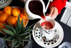 Arabia Tasse Paratiisi 0,18 L, Schwarz 6 Arabia Tasse Paratiisi 0,18 L, Schwarz -Geschäft Für Wohndekoration ParatiisiMV aamukahvi henriikka simojoki