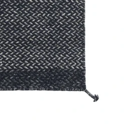 Muuto Teppich Ply, Mitternachtsblau -Geschäft Für Wohndekoration Ply rug 85x140 midnight blue detail Muuto 5000x5000 hi res