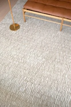 Ketju Teppich, Weiß - Getreidebraun 7 Ketju Teppich, Weiß - Getreidebraun -Geschäft Für Wohndekoration Roots Livinginterior3 Ketju white grain