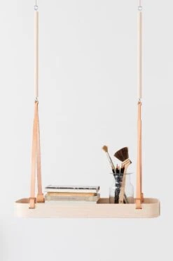 Hängeregal Tuokko, Birke – Dunkelgrau -Geschäft Für Wohndekoration TUOKKO HANGING SHELF 2B pencils