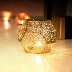 Tom Dixon Etch Kerzenhalter, Messing 8 Tom Dixon Etch Kerzenhalter, Messing -Geschäft Für Wohndekoration etch 1