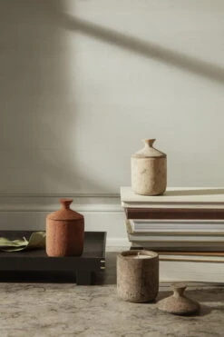 Ferm LIVING Ura Duftkerze, Rotes Sienna -Geschäft Für Wohndekoration fermLIVING AW21 UraScentedCandle image