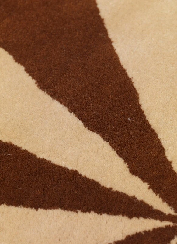 Ferm LIVING Arch Tuftingteppich, Groß, Dunkles Ziegelrot - Cremeweiß 2 Ferm LIVING Arch Tuftingteppich, Groß, Dunkles Ziegelrot - Cremeweiß – Bild 2