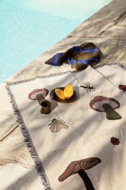 Ferm LIVING Yard Picknick-Set, 8 Stk., Olivgrün -Geschäft Für Wohndekoration fermLIVING SS22 AleeHandTowel YardPicnicSet image 1