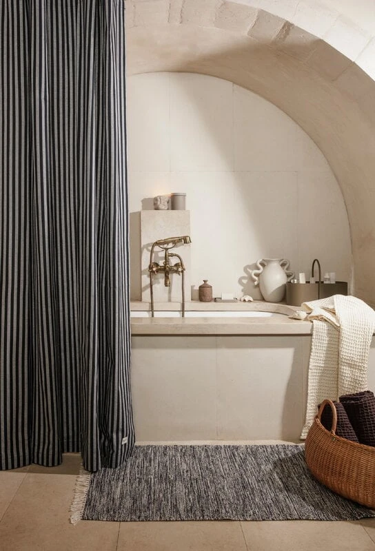 Ferm LIVING Melange Teppich, 60 × 100 cm, Dunkles Marineblau 2 Ferm LIVING Melange Teppich, 60 × 100 cm, Dunkles Marineblau – Bild 2