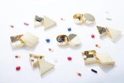 Brass Box, Record -Geschäft Für Wohndekoration pill still life